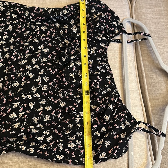 Plus Black Ditsy Floral Ruffled Wrap Dress - Picture 7 of 8